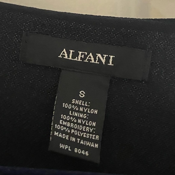 NWT Alfani small embroidered boho bell sleeves top - Picture 8 of 10